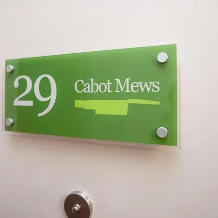 דירה Higgihaus Cabot Mews #29 Sunday - Friday 3 Night Min בריסטול